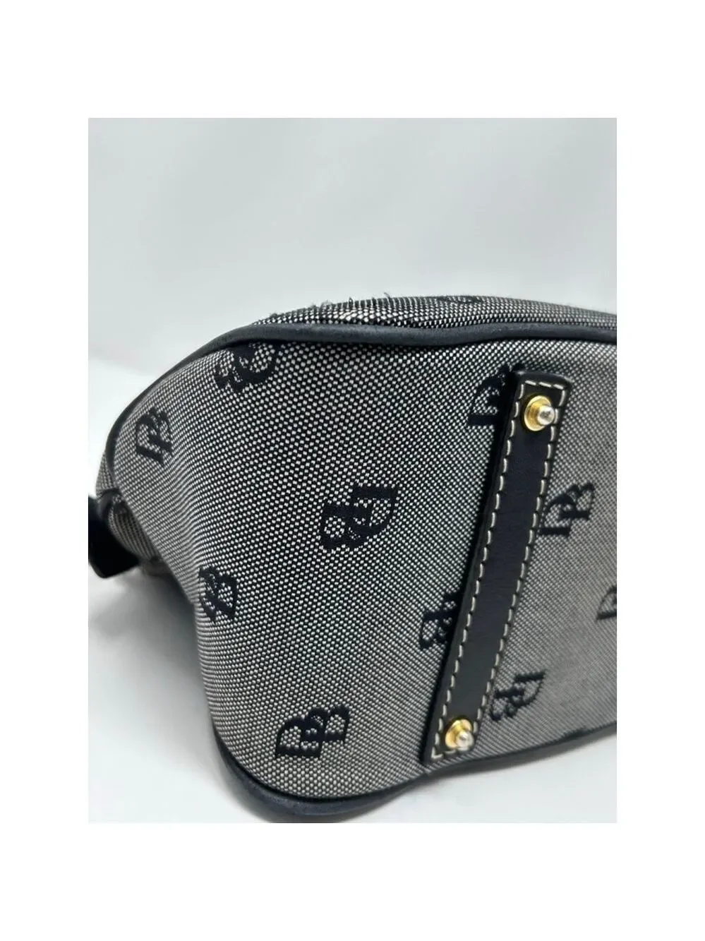 Dooney & Bourke authentic dooney